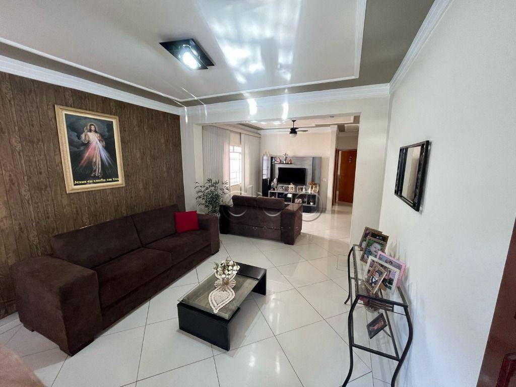 Casa, 2 quartos, 240 m² - Foto 1