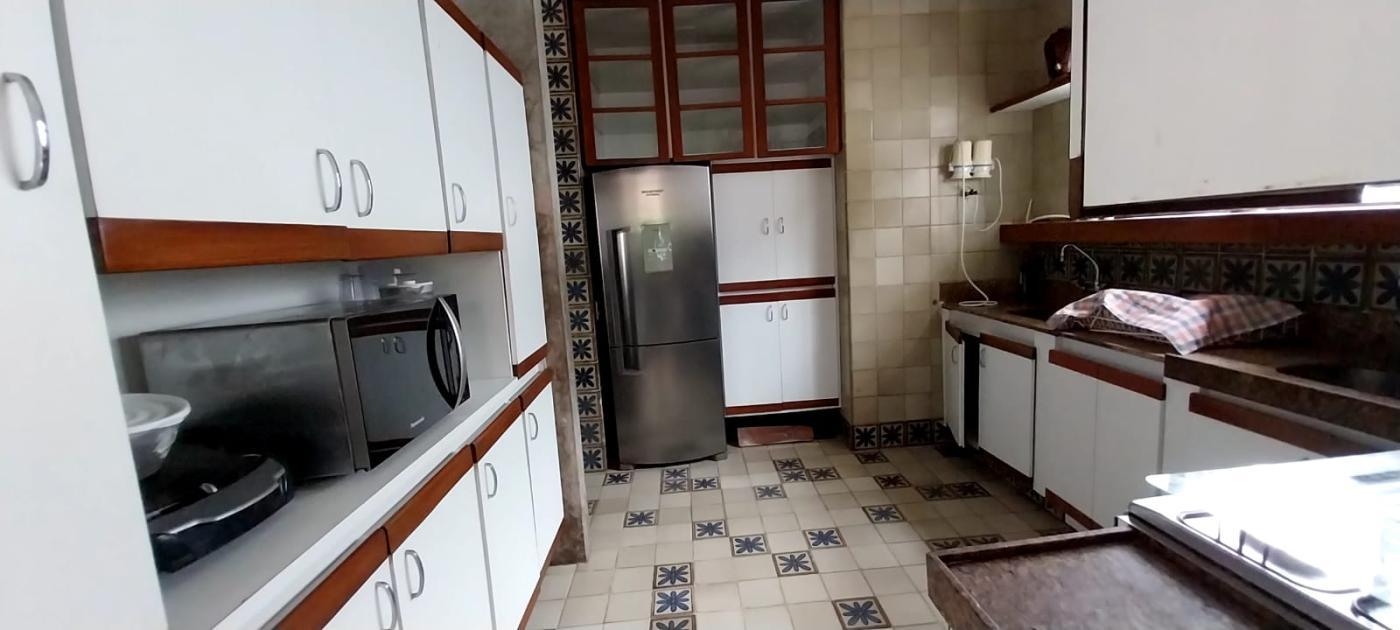 Casa à venda com 4 quartos, 240m² - Foto 19