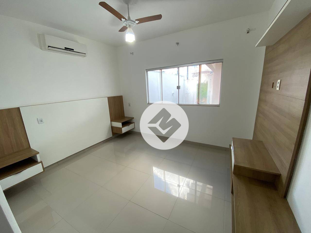 Casa para alugar com 4 quartos, 350m² - Foto 10