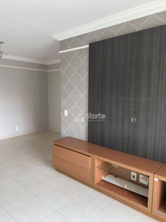 Apartamento à venda com 4 quartos, 135m² - Foto 2