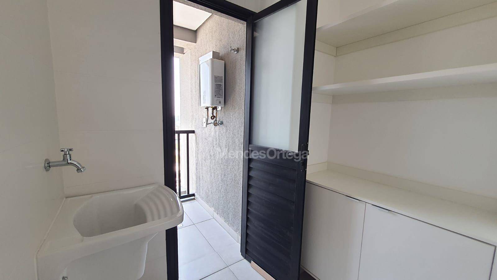 Apartamento para alugar com 2 quartos, 75m² - Foto 6