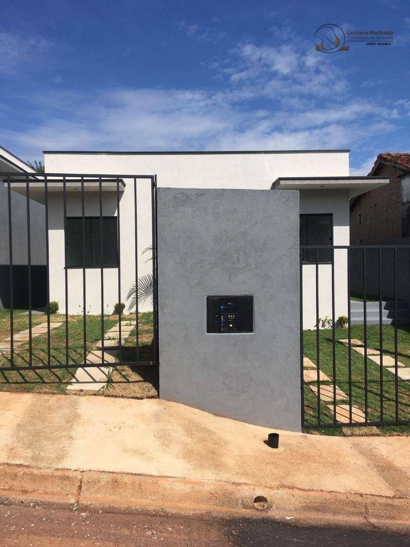 Casa à venda com 2 quartos, 55m² - Foto 2