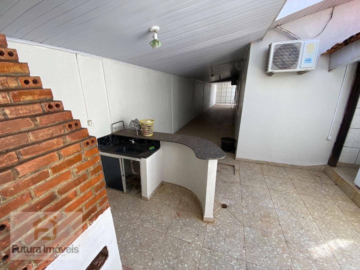 Casa para alugar com 4 quartos, 170m² - Foto 9