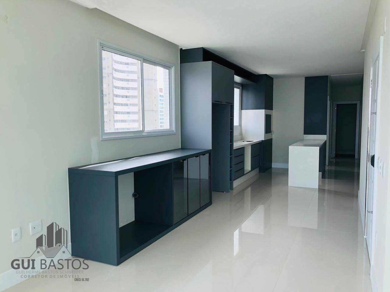 Apartamento à venda com 4 quartos, 165m² - Foto 4