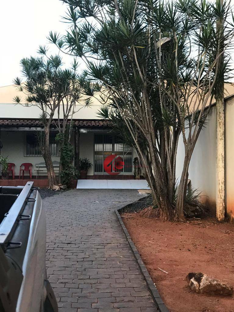 Casa à venda e aluguel com 3 quartos, 120m² - Foto 7