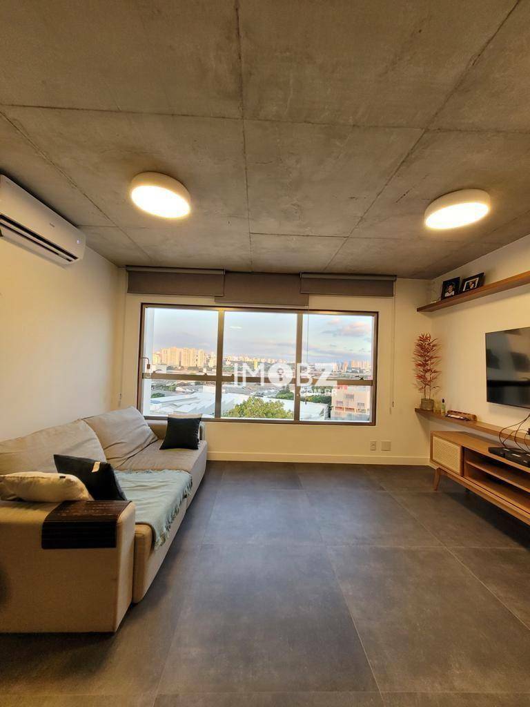 Apartamento à venda com 2 quartos, 70m² - Foto 2