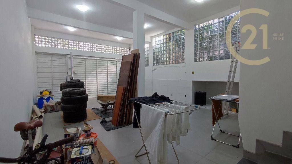 Casa para alugar com 5 quartos, 300m² - Foto 18