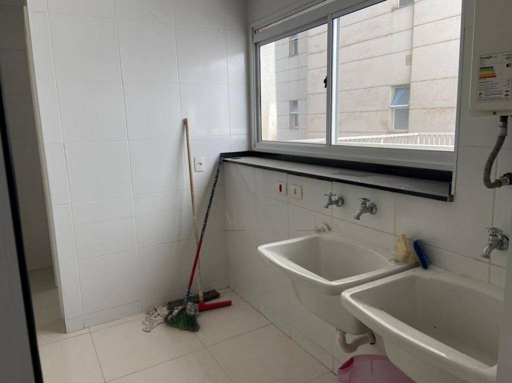 Apartamento à venda com 3 quartos, 235m² - Foto 12