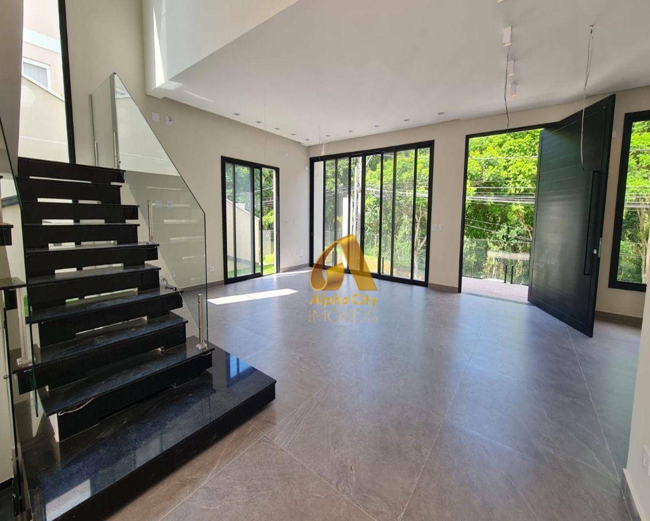 Casa de Condomínio à venda com 4 quartos, 440m² - Foto 1