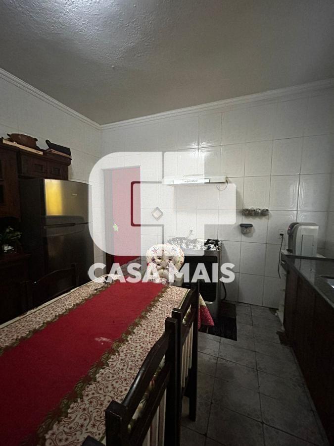 Casa à venda com 6 quartos, 250m² - Foto 18