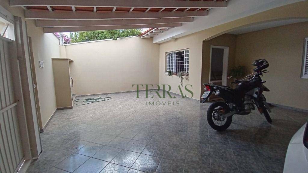 Casa à venda com 3 quartos, 158m² - Foto 2