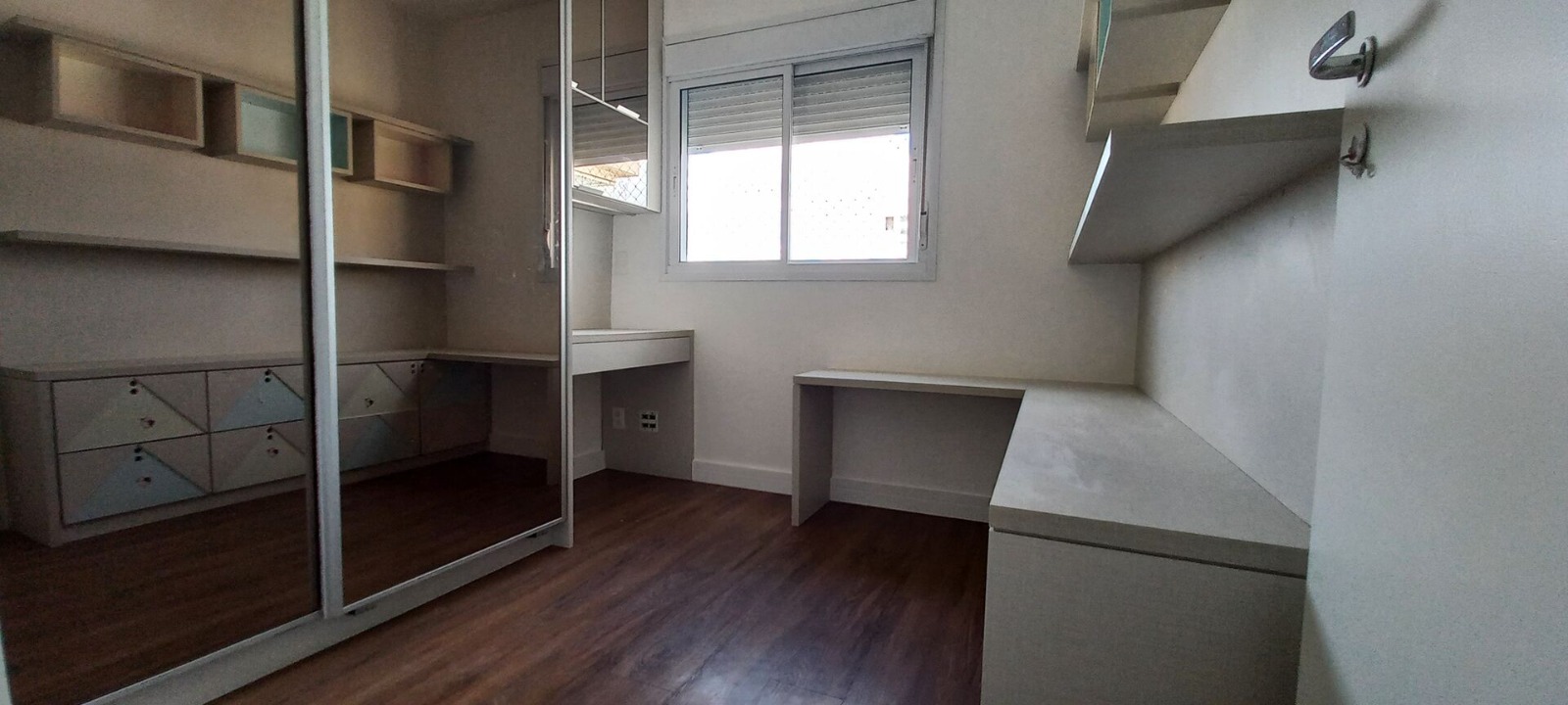 Apartamento à venda com 3 quartos, 90m² - Foto 2