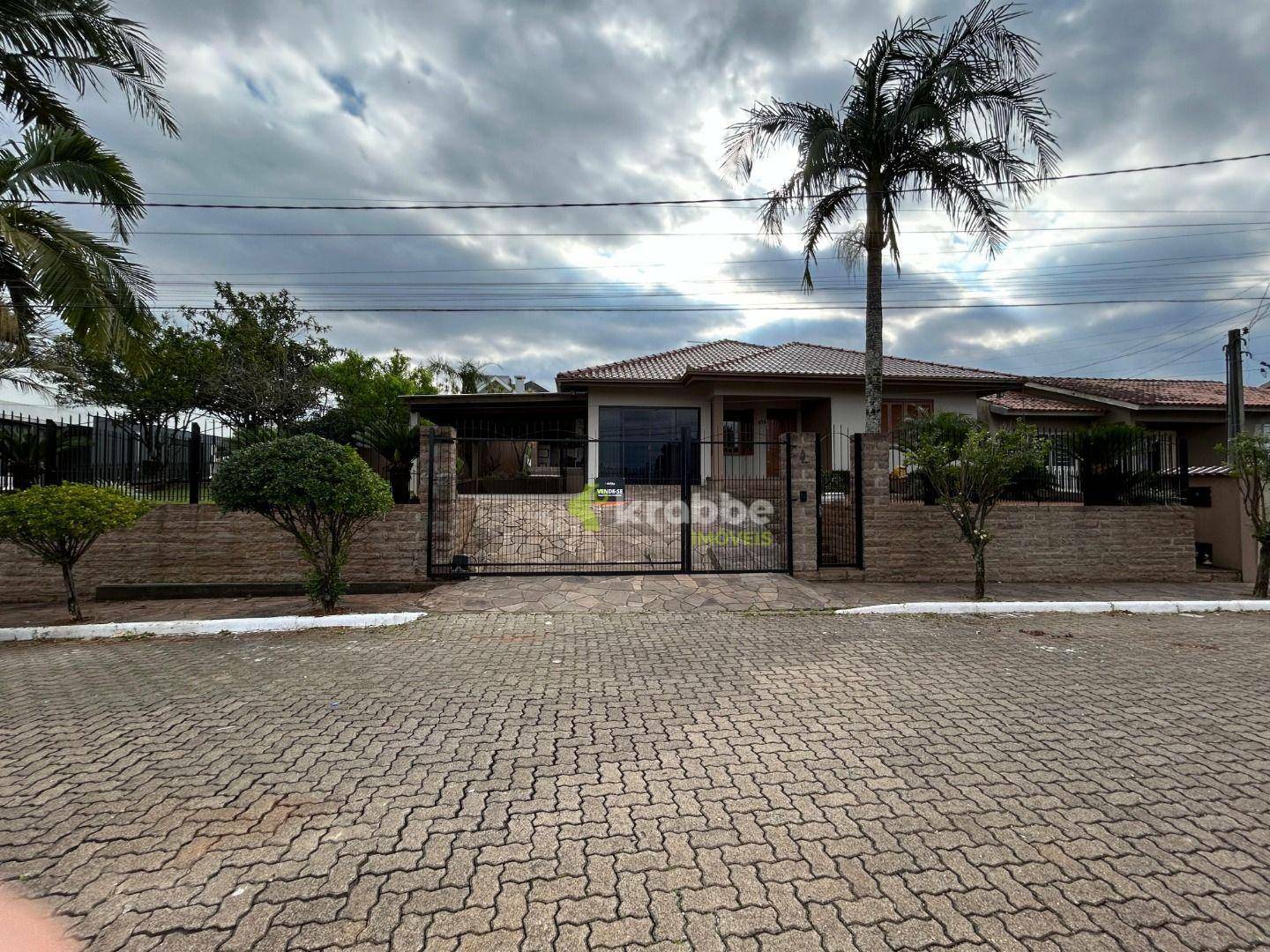 Casa, 4 quartos, 247 m² - Foto 1