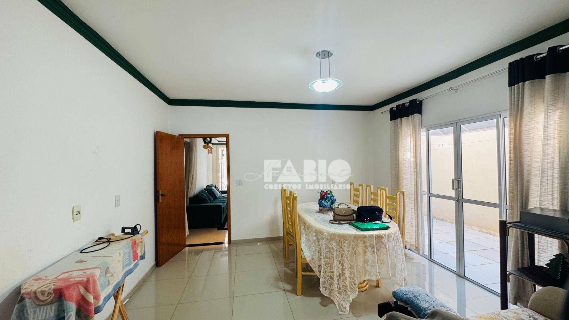 Casa à venda com 3 quartos, 250m² - Foto 11