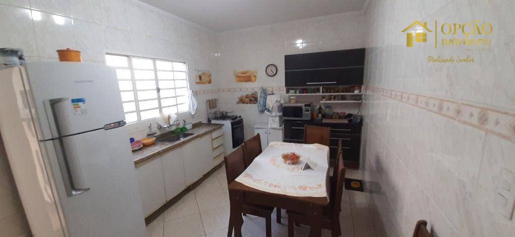 Casa à venda com 2 quartos, 80m² - Foto 14