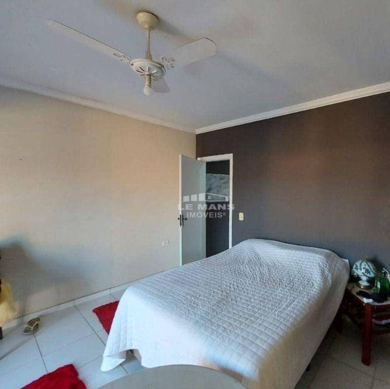 Casa à venda com 3 quartos, 200m² - Foto 17