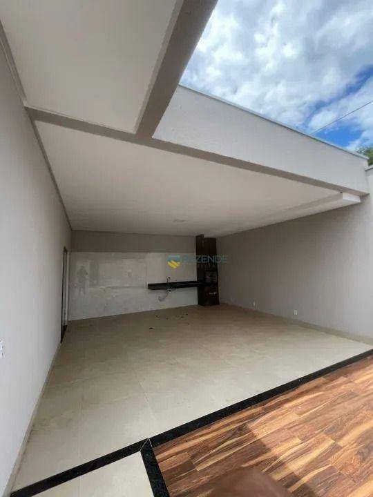 Sobrado à venda com 3 quartos, 130m² - Foto 2