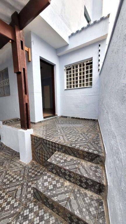 Sobrado à venda com 2 quartos, 106m² - Foto 4