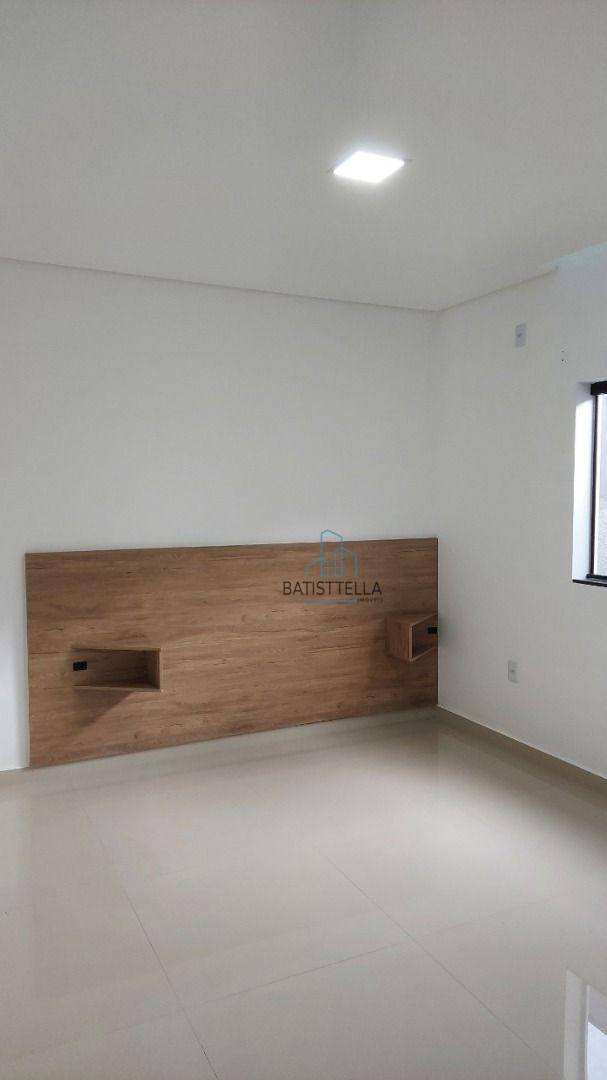 Casa à venda com 2 quartos, 74m² - Foto 2