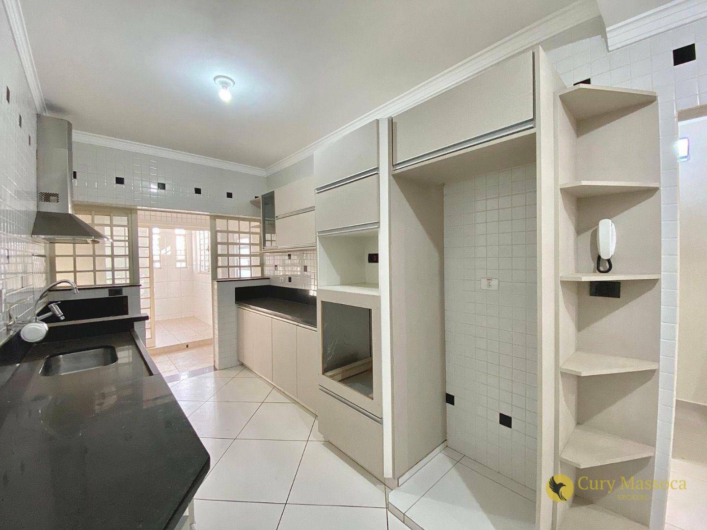 Casa à venda com 3 quartos, 210m² - Foto 6