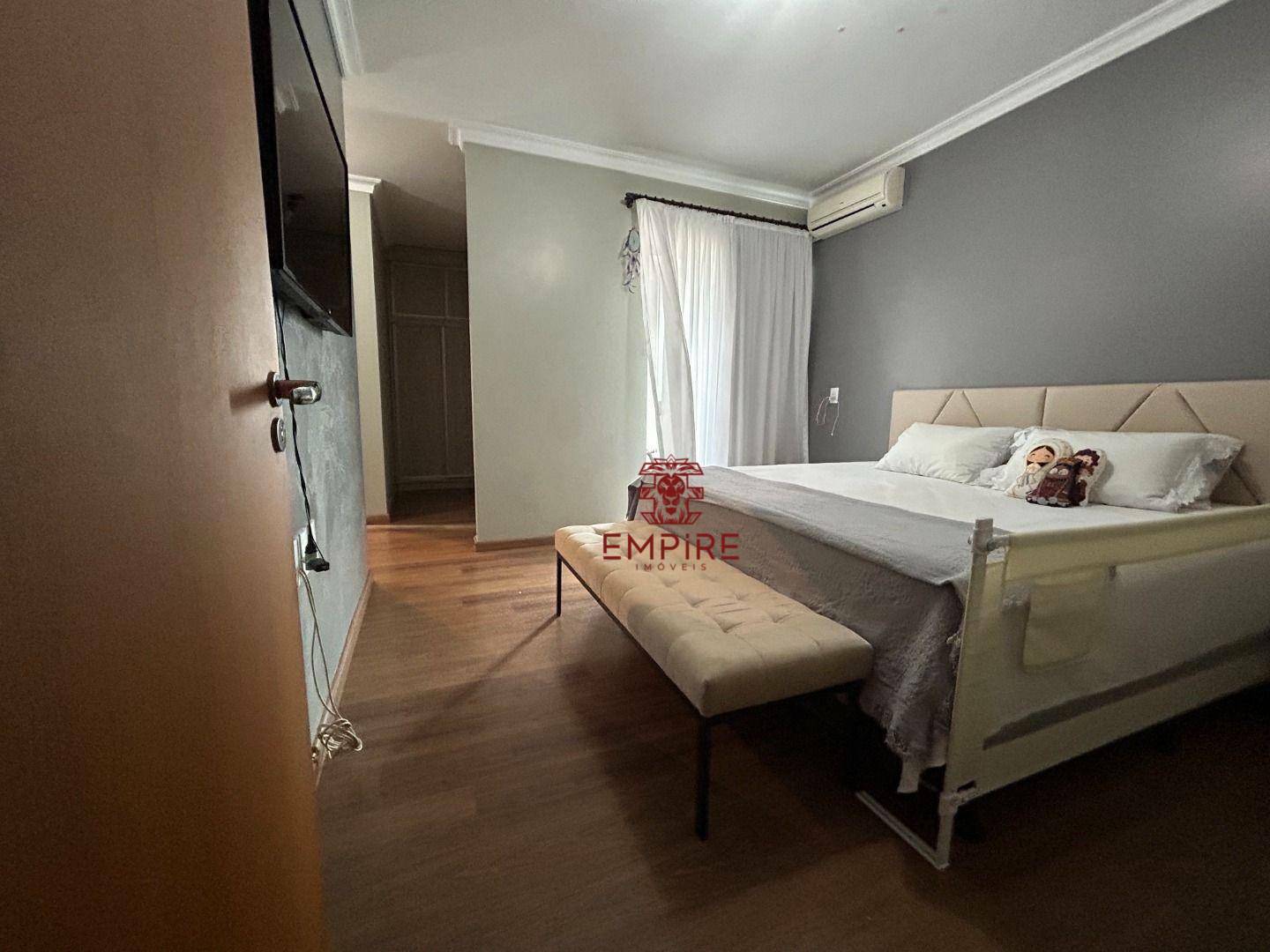 Casa à venda com 4 quartos, 300m² - Foto 11