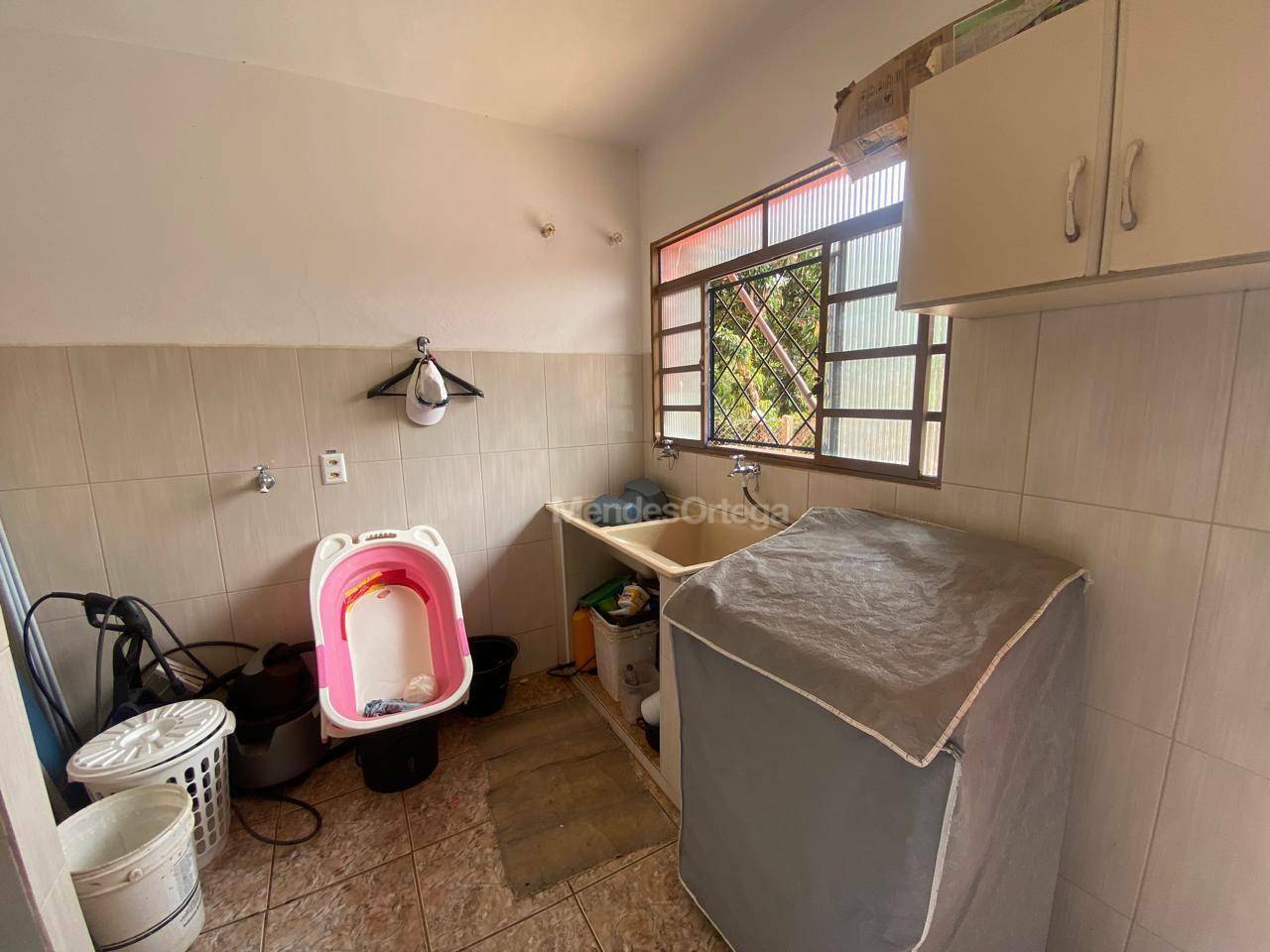 Chácara à venda com 3 quartos, 258m² - Foto 13