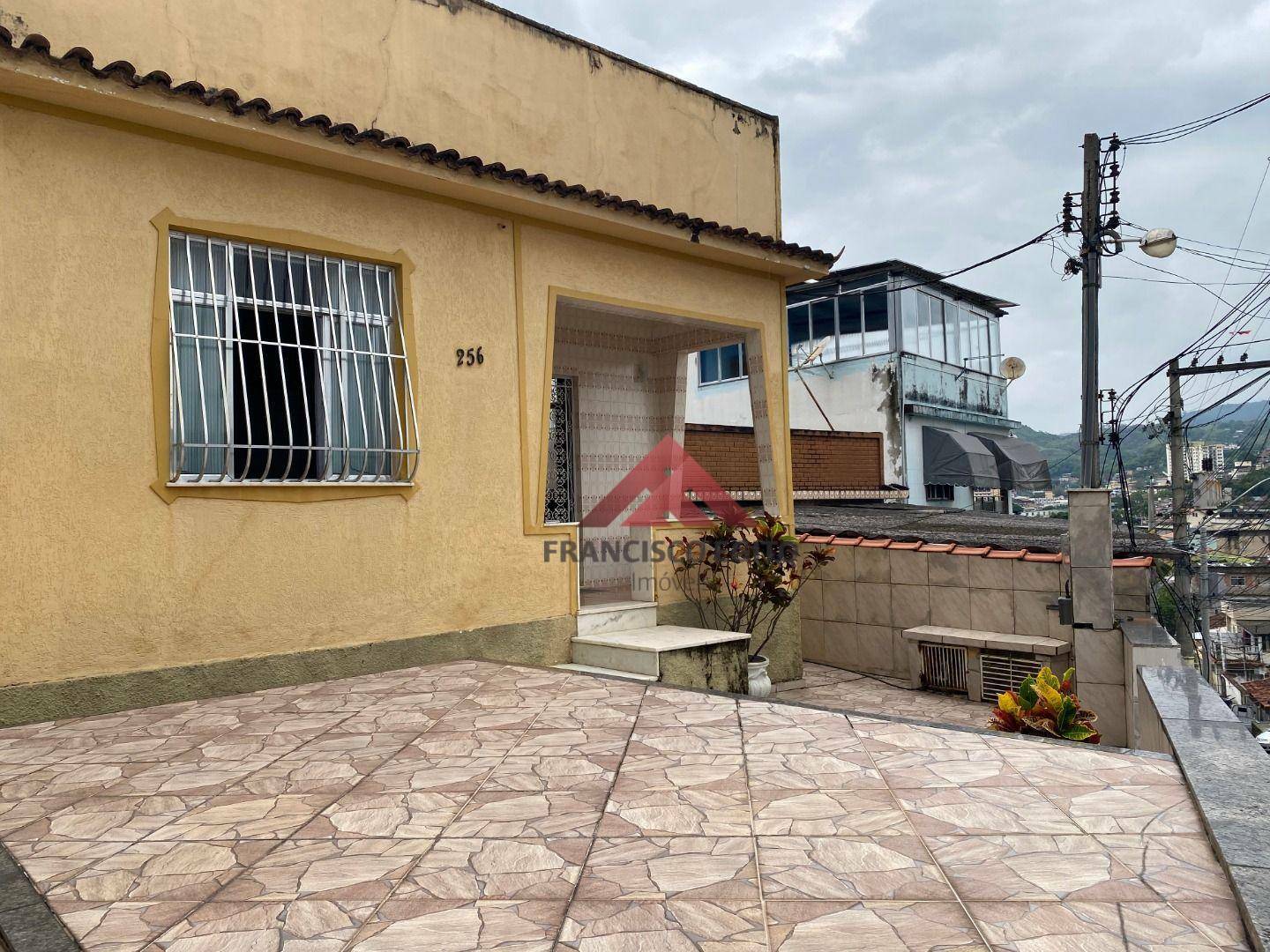 Casa à venda com 5 quartos, 160m² - Foto 2