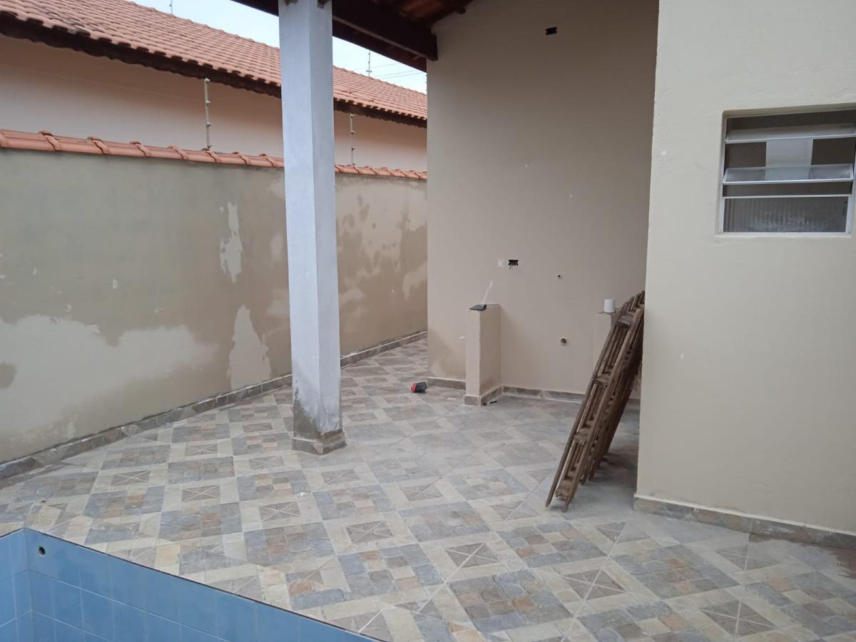 Casa à venda com 2 quartos, 150m² - Foto 2