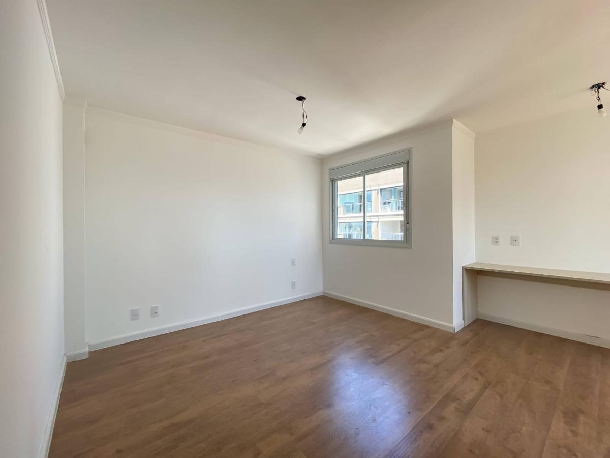 Apartamento à venda com 5 quartos, 215m² - Foto 8