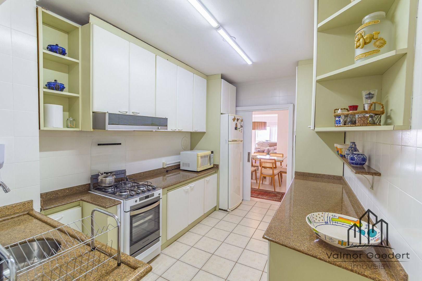 Apartamento à venda com 3 quartos, 177m² - Foto 9