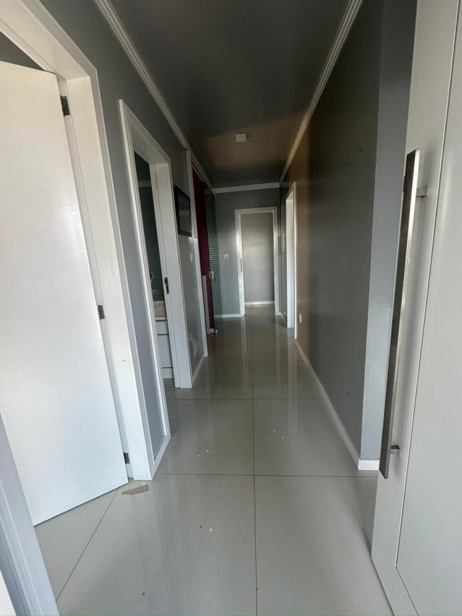 Casa à venda com 3 quartos, 279m² - Foto 12