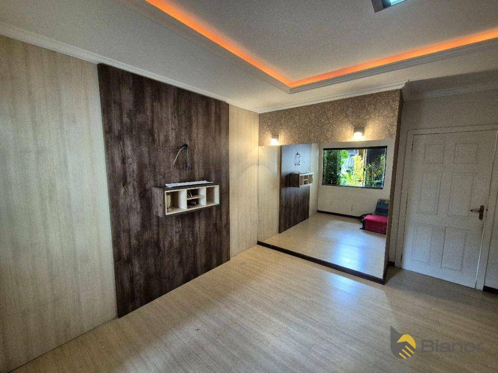 Casa à venda com 3 quartos, 240m² - Foto 9