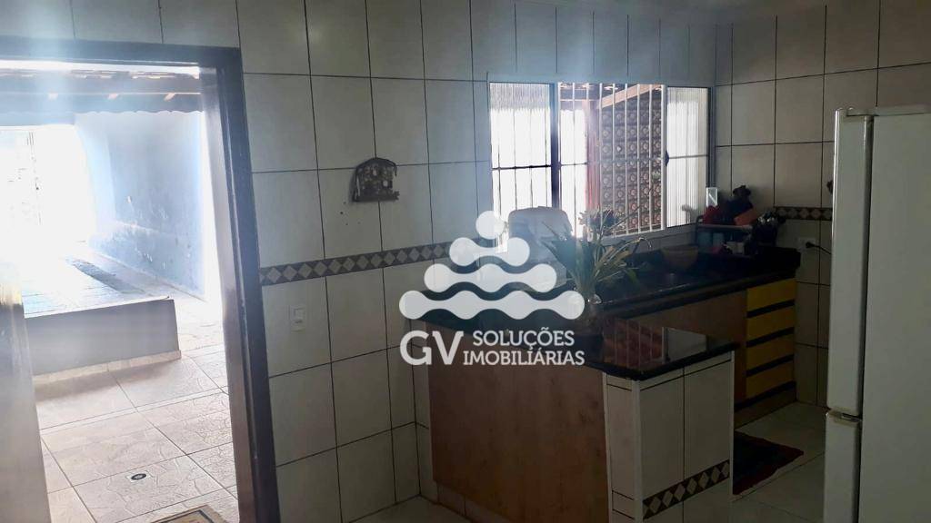 Casa à venda com 2 quartos, 200m² - Foto 12