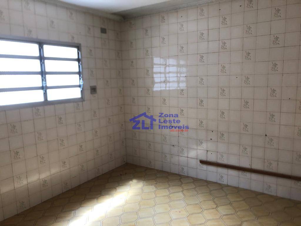 Sobrado à venda com 2 quartos, 200m² - Foto 4