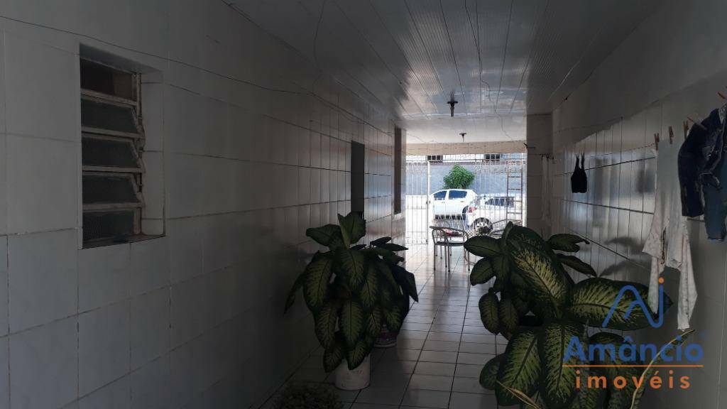 Casa, 5 quartos, 235 m² - Foto 4