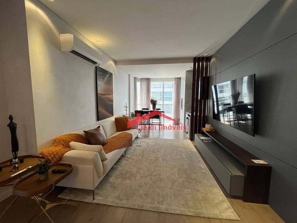 Apartamento à venda com 3 quartos, 121m² - Foto 2