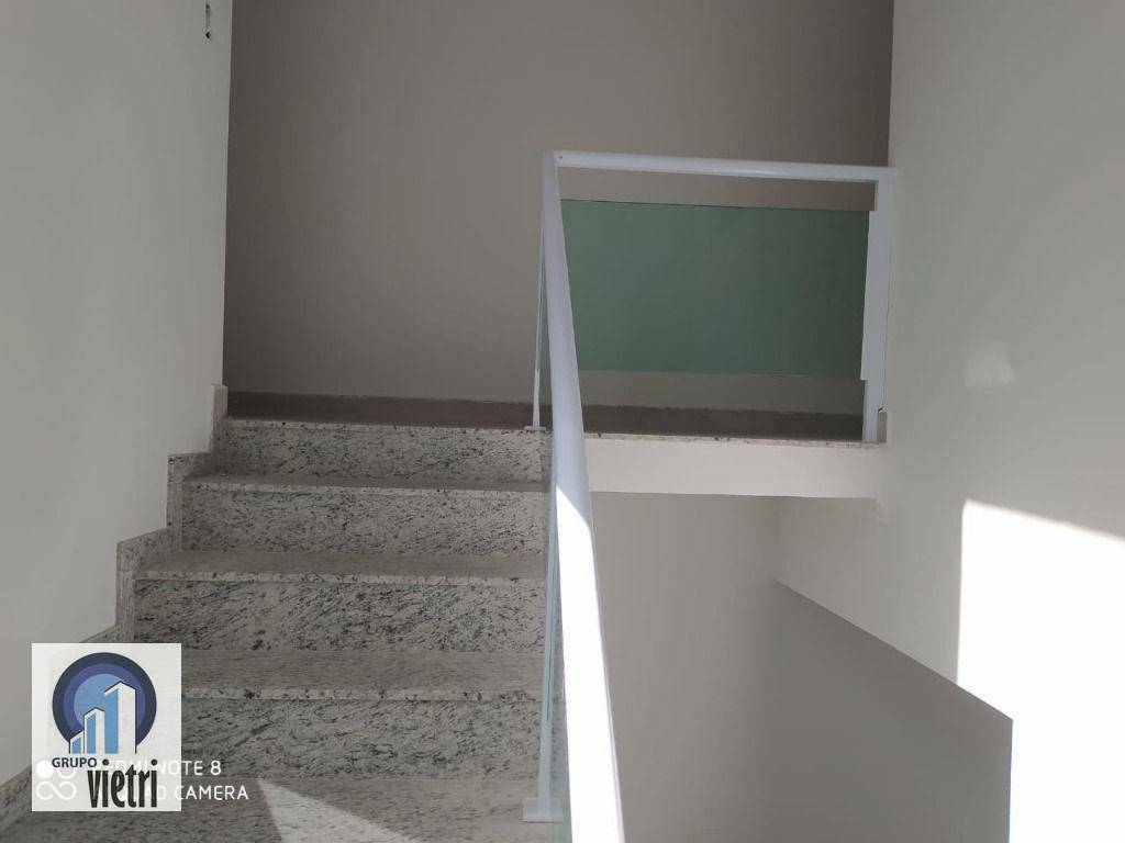 Sobrado à venda com 3 quartos, 200m² - Foto 4