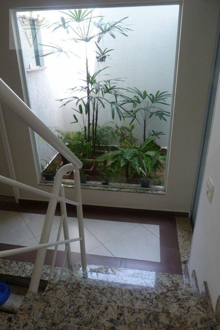 Sobrado à venda com 3 quartos, 300m² - Foto 12