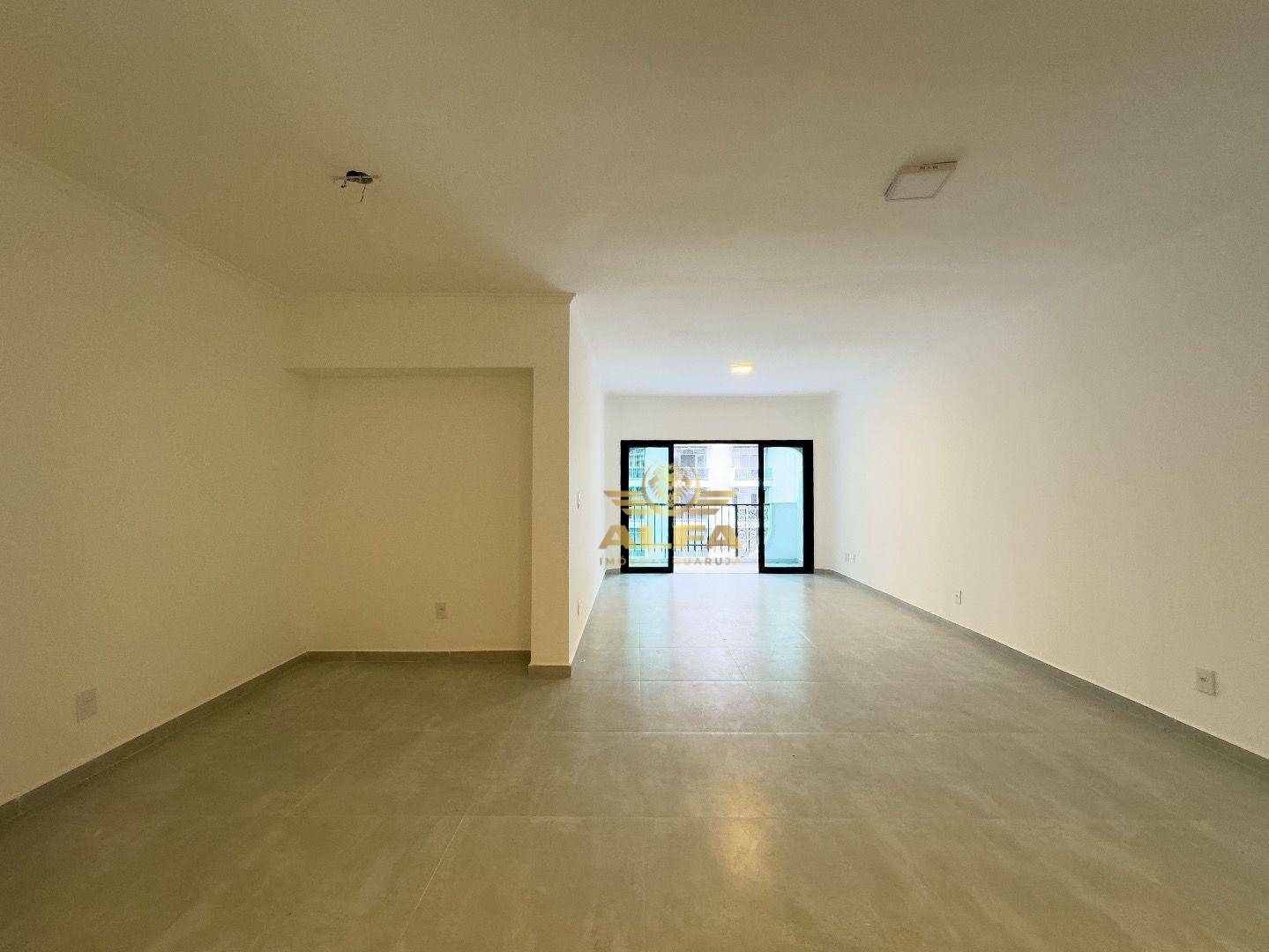 Apartamento à venda com 3 quartos, 150m² - Foto 1