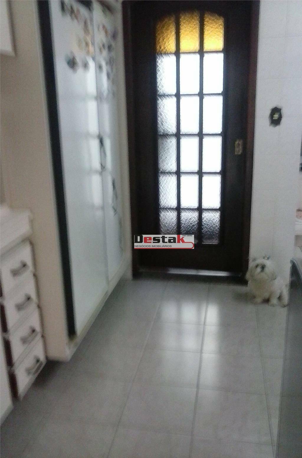 Sobrado à venda com 3 quartos, 200m² - Foto 4