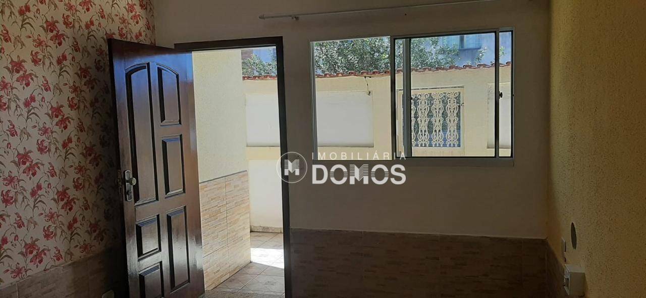 Casa à venda com 3 quartos, 136m² - Foto 3