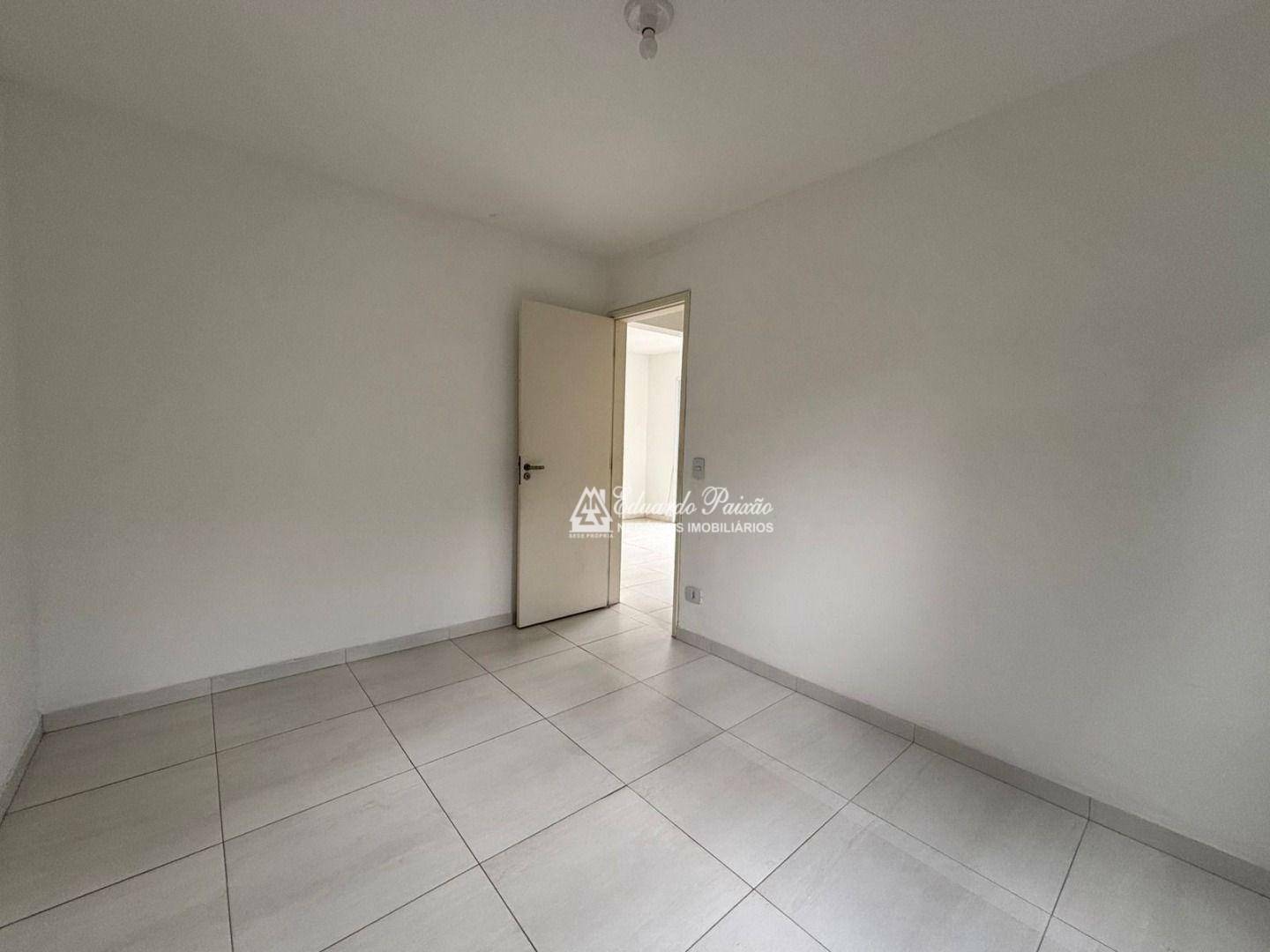 Apartamento para alugar com 2 quartos, 62m² - Foto 6