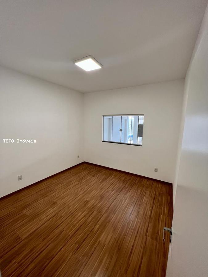 Casa à venda com 3 quartos, 200m² - Foto 16