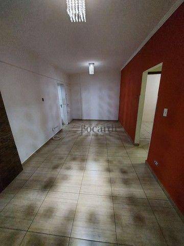 Apartamento à venda com 2 quartos, 70m² - Foto 1