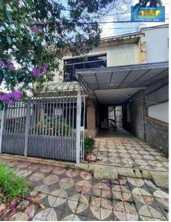 Casa à venda e aluguel com 6 quartos, 329m² - Foto 2