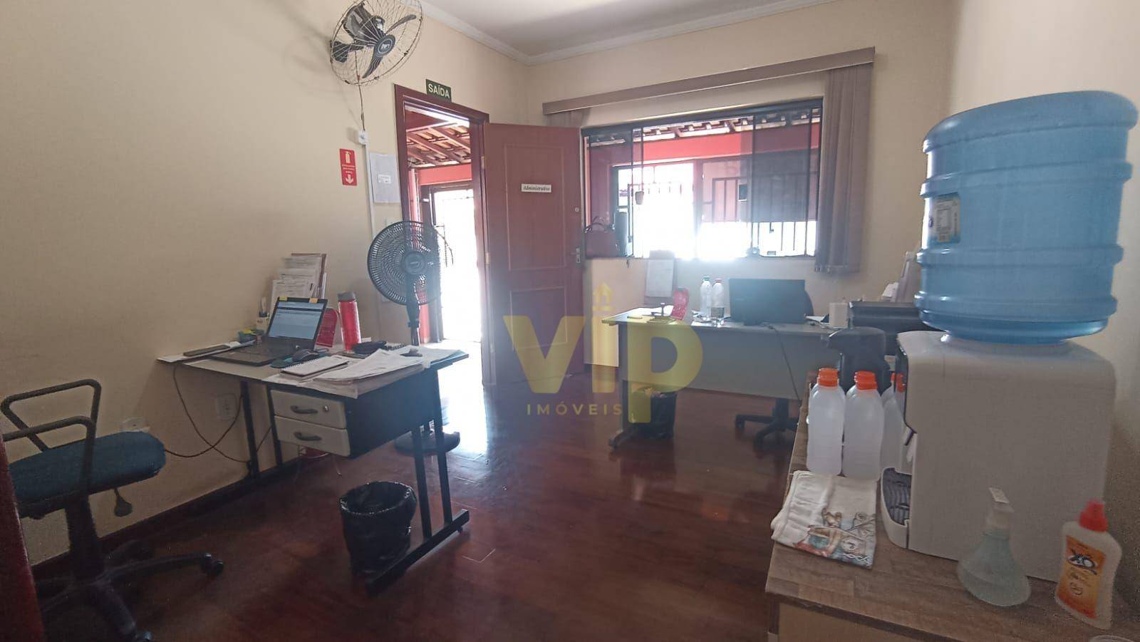Casa à venda com 3 quartos, 100m² - Foto 2