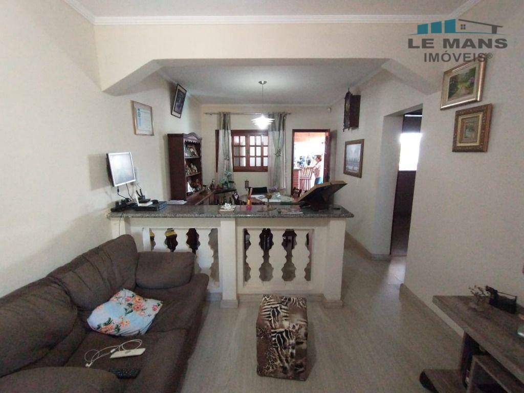 Casa à venda com 1 quarto, 189m² - Foto 8