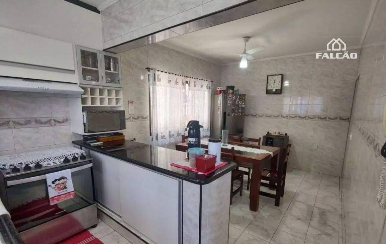 Sobrado à venda com 5 quartos, 250m² - Foto 17