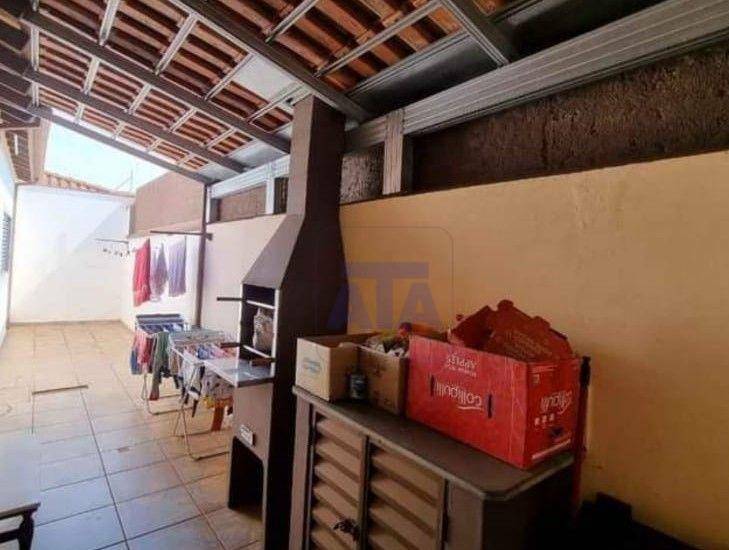 Casa à venda com 3 quartos, 115m² - Foto 3