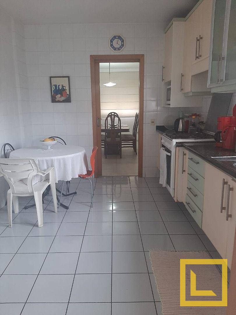 Apartamento à venda com 3 quartos, 148m² - Foto 2